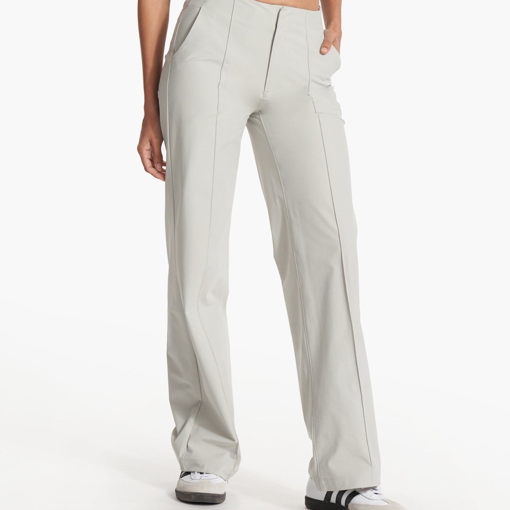 Vuori Meta Wideleg NWT Small Vapor